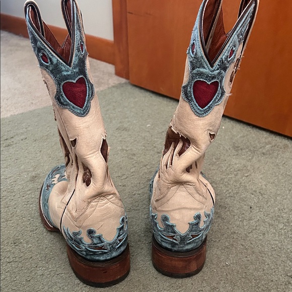 Women's Western Embroidered Dan Post Boots - Picture 3 of 6